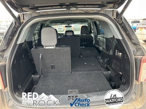 Used 2021 Ford Explorer XLT w/ Equipment Group 202A image 14