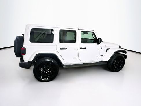 Used 2025 Jeep Wrangler Sahara image 10