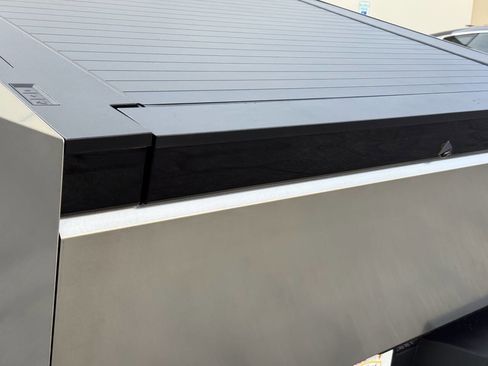 Used 2024 Tesla Cybertruck AWD Crew Cab image 11