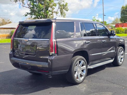 Used 2015 Cadillac Escalade Luxury image 8