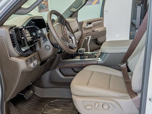 New 2025 GMC Sierra 1500 SLT w/ SLT Premium Plus Package image 5