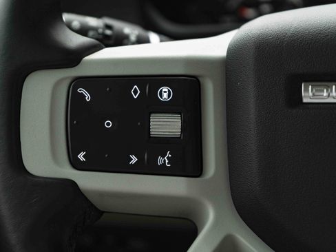 Used 2024 Land Rover Defender 110 X-Dynamic SE AWD/4WD image 21