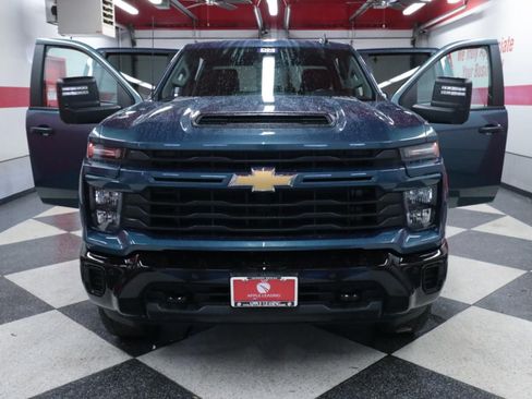 Used 2025 Chevrolet Silverado 2500 Custom w/ Custom Value Package AWD/4WD image 24