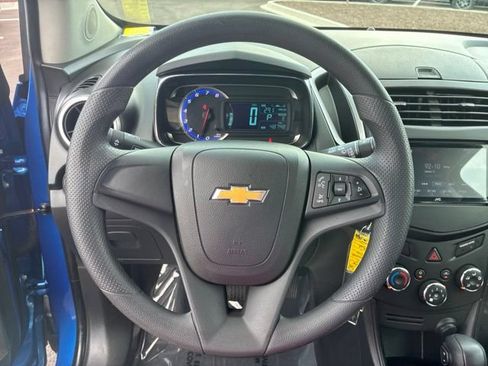 Used 2015 Chevrolet Trax LS FWD image 25