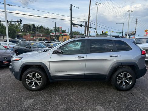 Used 2014 Jeep Cherokee Trailhawk w/ Comfort/Convenience Group AWD/4WD image 5