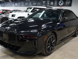 Used 2025 BMW 760i xDrive w/ Executive Package AWD/4WD video 1