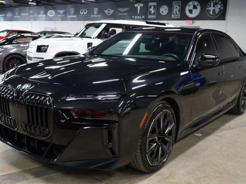 Used 2025 BMW 760i xDrive w/ Executive Package AWD/4WD image 1