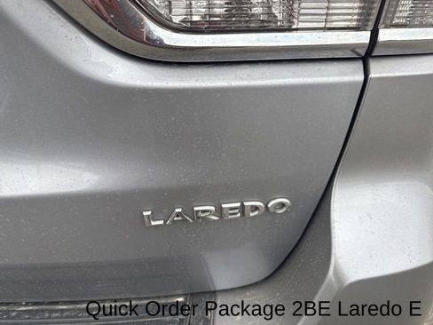 Used 2018 Jeep Grand Cherokee Laredo image 12
