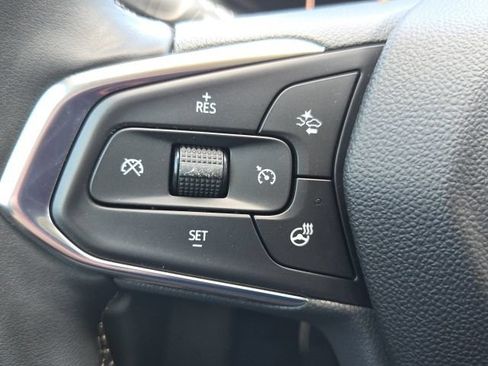 Used 2024 Chevrolet Trax ACTIV FWD image 14