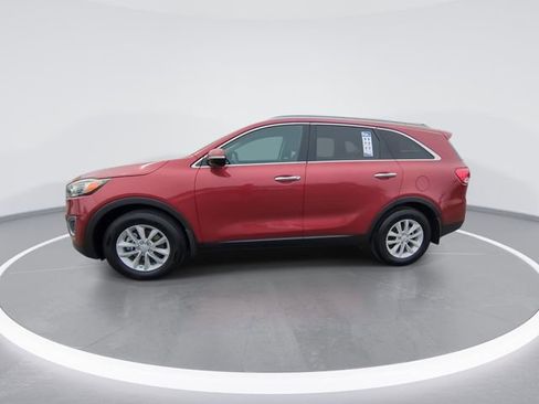 Used 2016 Kia Sorento LX image 4