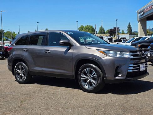 Used 2019 Toyota Highlander LE image 35