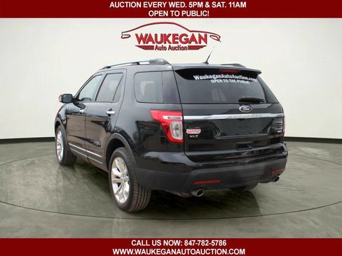 Used 2015 Ford Explorer XLT w/ Equipment Group 202A AWD/4WD image 4