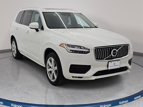 Used 2021 Volvo XC90 T5 Momentum image 3