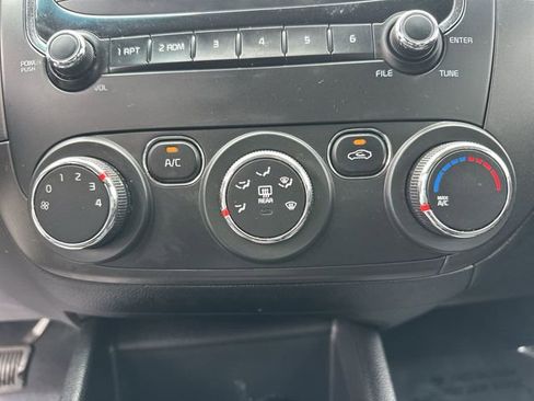 Used 2017 Kia Forte LX image 21