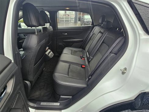 Used 2023 Nissan Ariya AWD image 13