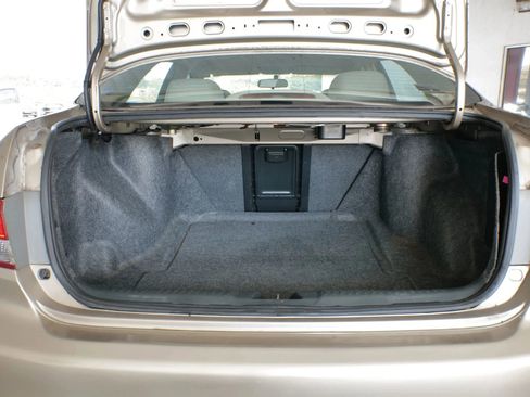 Used 2004 Honda Accord LX image 20