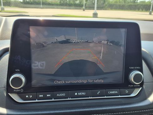 Used 2021 Nissan Rogue S FWD image 15