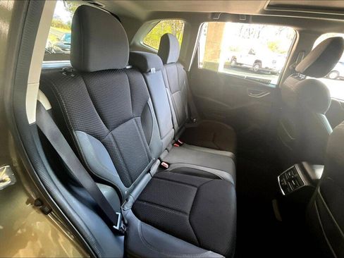 Used 2022 Subaru Forester Premium image 16