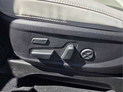 Used 2024 Kia Telluride SX w/ Towing Package image 19