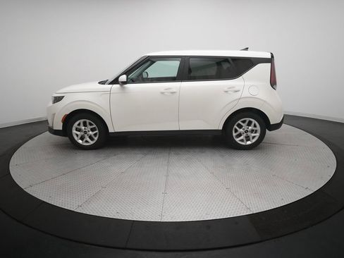 Certified 2023 Kia Soul LX w/ LX Technology Package FWD image 23