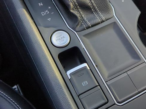 Used 2022 Volkswagen Atlas SE image 13