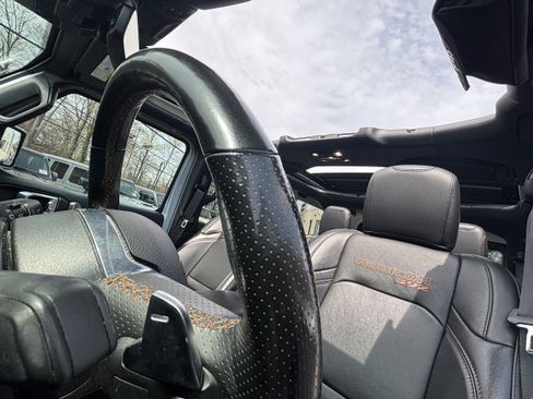 Used 2022 Jeep Wrangler Unlimited Rubicon w/ Trailer Tow Package image 9