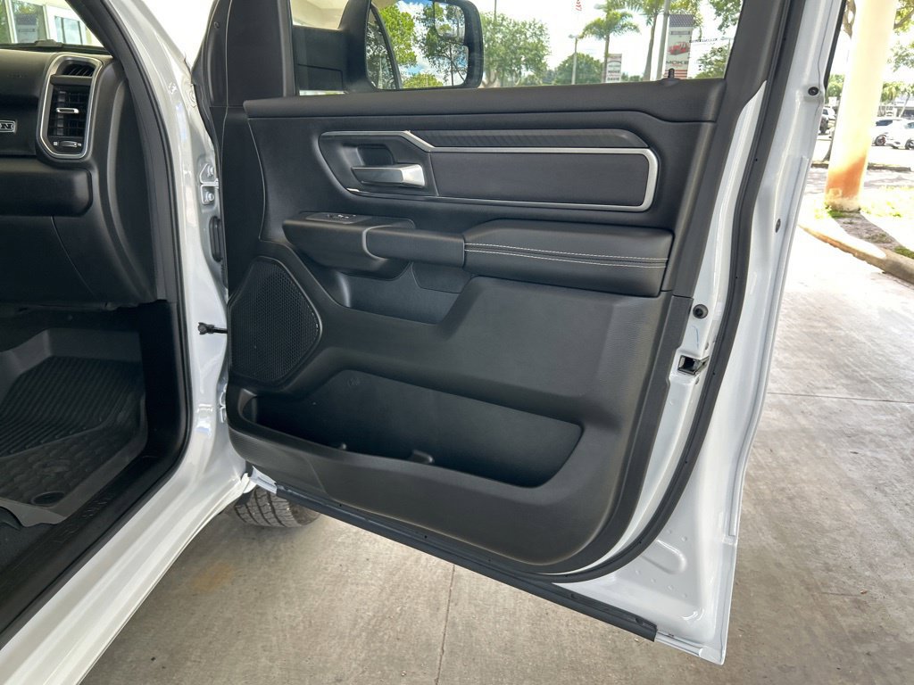 Used 2025 RAM 1500 Big Horn AWD/4WD image 32