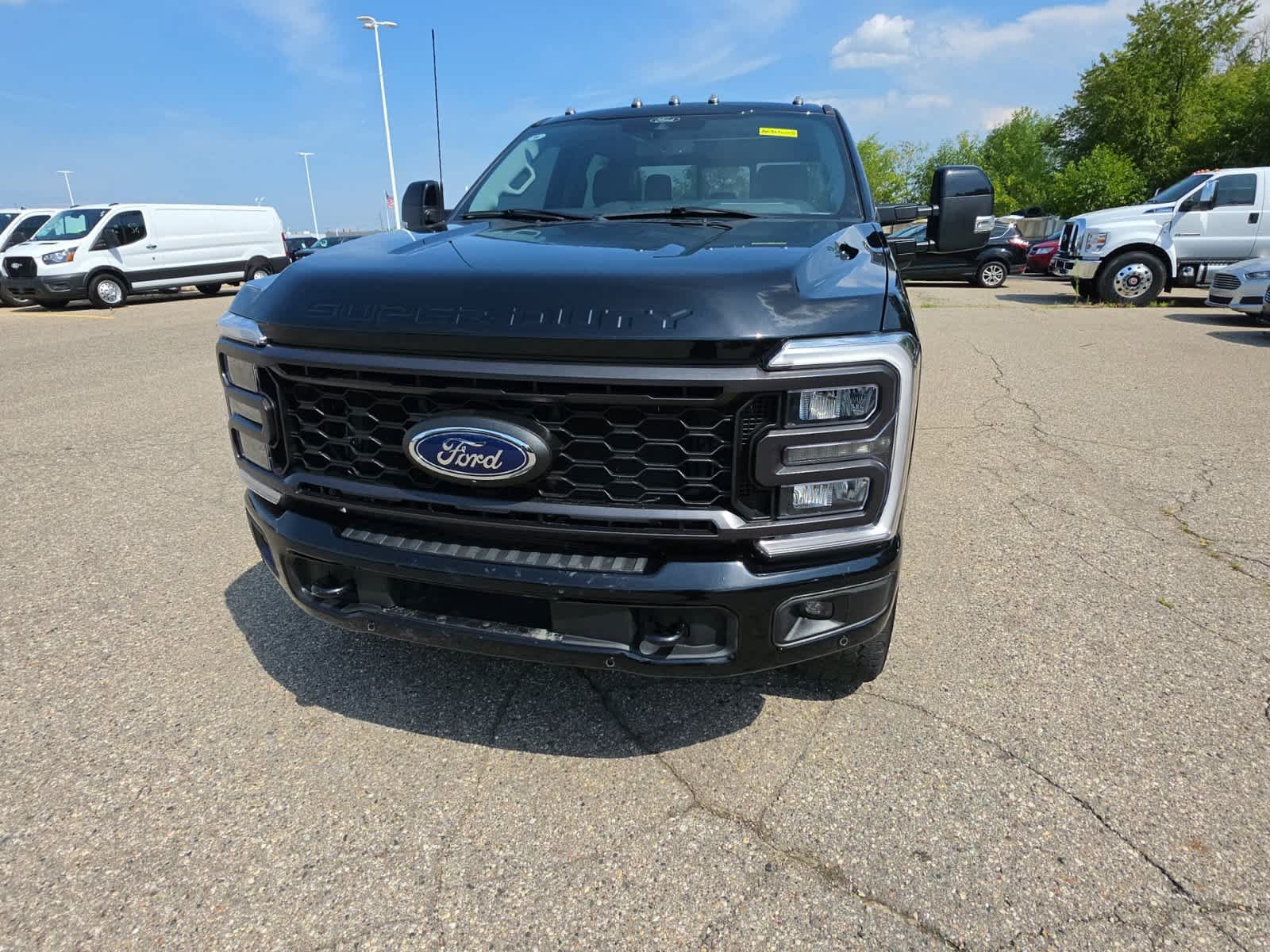 Used 2024 Ford F250 Lariat w/ Lariat Ultimate Package AWD/4WD image 2