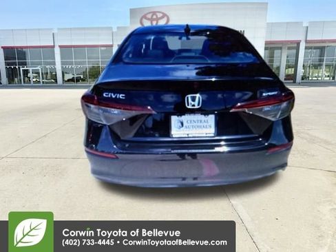 Used 2025 Honda Civic Sport image 18