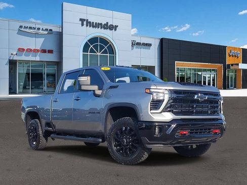 Used 2025 Chevrolet Silverado 2500 LT w/ Trail Boss Package AWD/4WD image 1