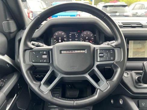 Used 2024 Land Rover Defender 90 X-Dynamic SE image 17