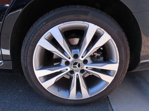 Used 2021 Mercedes-Benz C 300 Sedan image 16