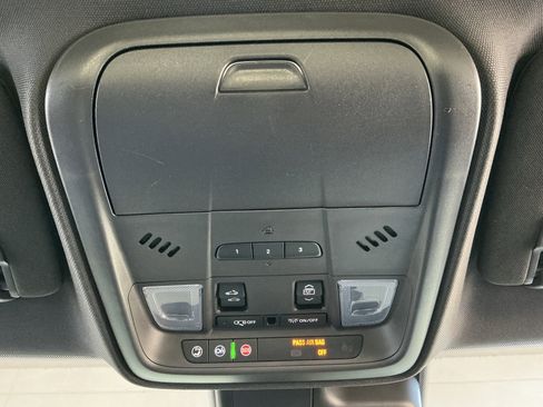 Used 2019 Cadillac XT4 Premium Luxury w/ Cold Weather Package image 17