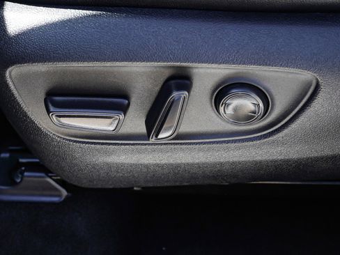 Certified 2025 Toyota Grand Highlander AWD image 17