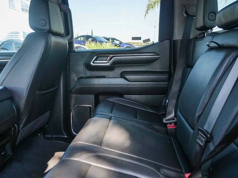 Used 2024 GMC Sierra 1500 SLT image 8