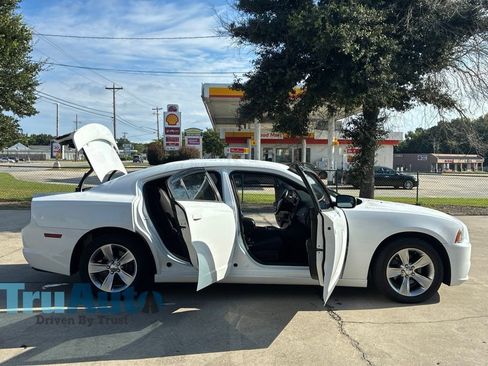Used 2014 Dodge Charger SE w/ Sport Appearance Group RWD image 19