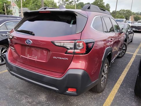 Used 2024 Subaru Outback Premium AWD/4WD image 6