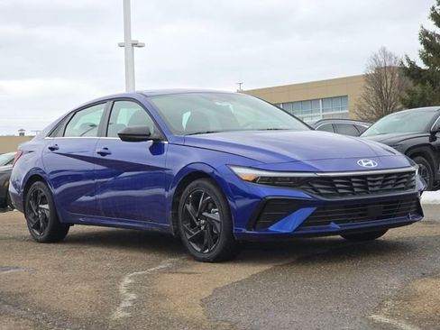 New 2026 Hyundai Elantra SEL Sport Premium FWD image 2