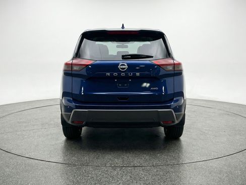 Used 2025 Nissan Rogue SV image 7