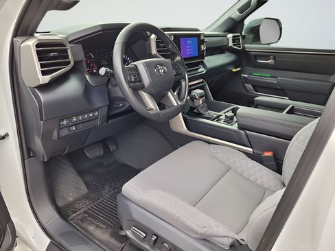 Used 2025 Toyota Tundra SR5 w/ SR5 Convenience Package AWD/4WD image 11