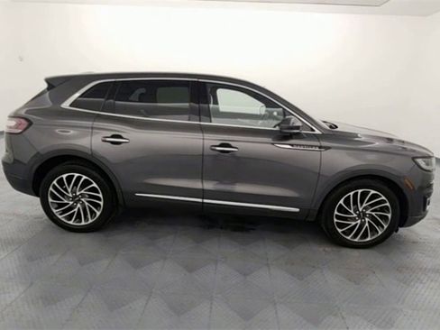 Used 2019 Lincoln Nautilus Reserve image 9