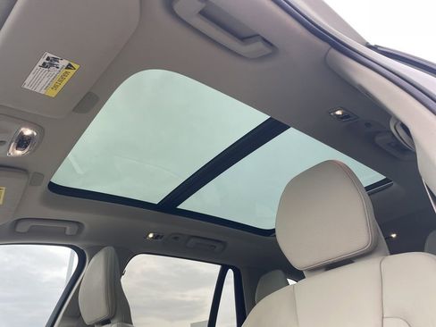 Used 2022 Volvo XC90 T6 Momentum image 23