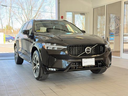 Certified 2025 Volvo XC60 B5 Core AWD/4WD image 5