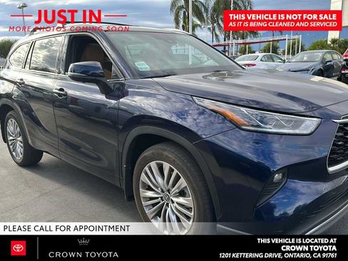 Used 2026 Toyota Highlander Platinum AWD/4WD image 3