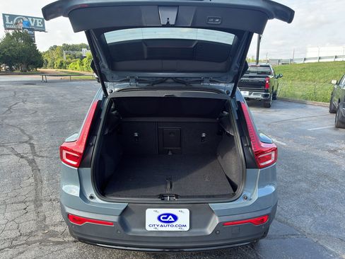 Used 2023 Volvo XC40 B4 Ultimate FWD image 26