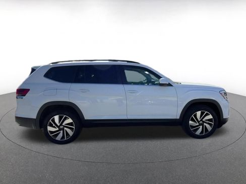 Used 2025 Volkswagen Atlas SE image 16