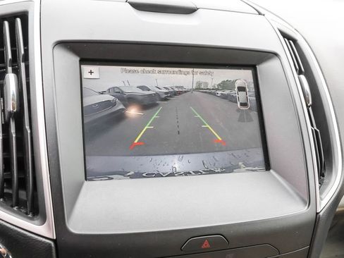 Used 2018 Ford Edge SEL w/ Equipment Group 201A AWD/4WD image 7