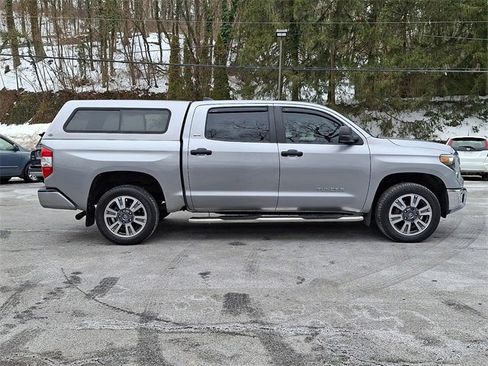 Used 2020 Toyota Tundra SR5 image 9