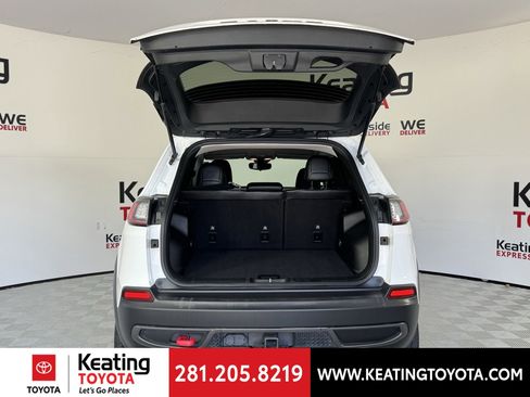 Used 2022 Jeep Cherokee Trailhawk w/ Trailer Tow Group image 17