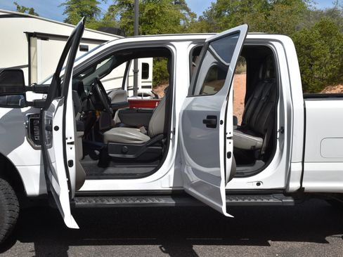 Used 2019 Ford F250 XL w/ STX Appearance Package image 10